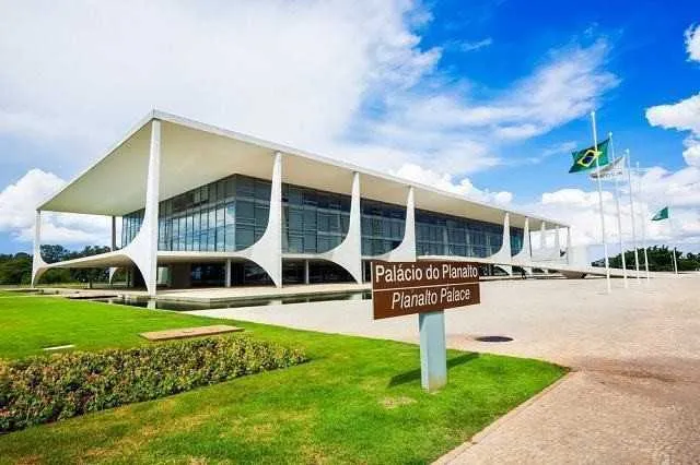 Outros oito nomes disputam chegar ao Palácio do Planalto