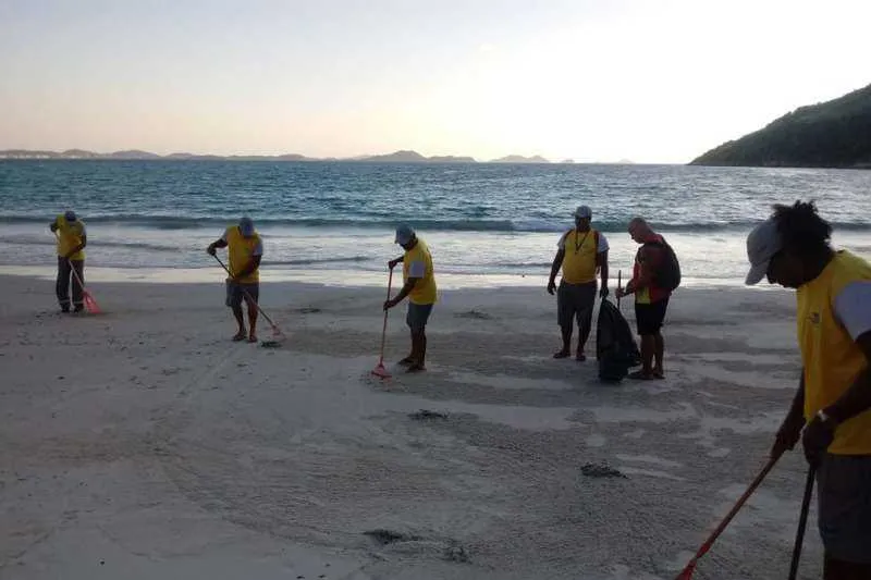 Ainda não se sabe de onde vazou o óleo