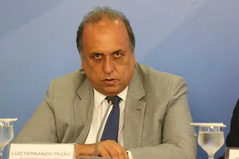 Pezão explicou sobre grave situação financeira do estado do Rio para justificar vetos