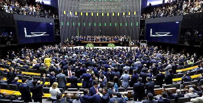O Congresso Nacional faz cerimônia solene, hoje, a partir das 17h, para marcar o início dos trabalhos do ano de 2018