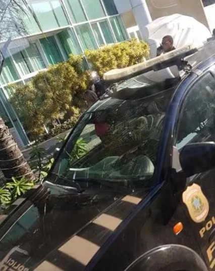 Agentes estiveram em prédio de luxo no bairro