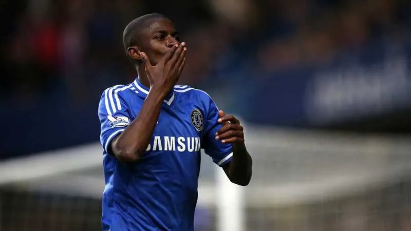 Ramires, ex-Cruzeiro, é o alvo da vez do Mengão