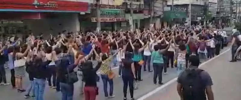 A principal reivindicação da categoria é pelo pagamento do piso nacional para os trabalhadores