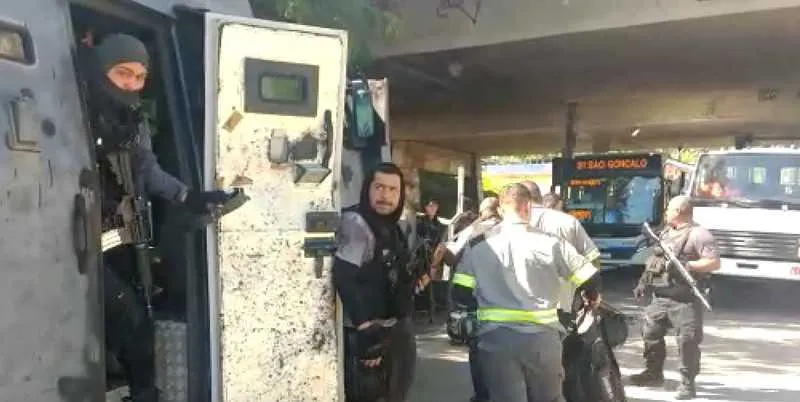 Motorista e ajudante foram libertados