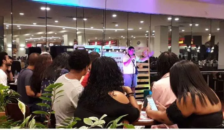 O sarau cultural acontece toda primeira quinta-feira do mês