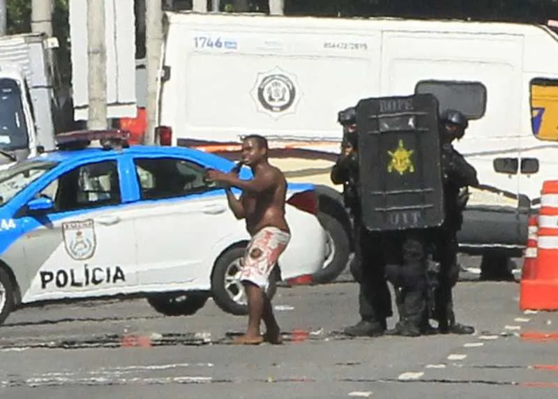 Sequestrador precisou ser baleado na perna