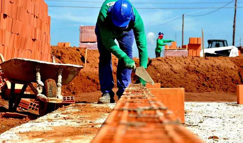 A função com o maior número de vagas é a de servente de obras