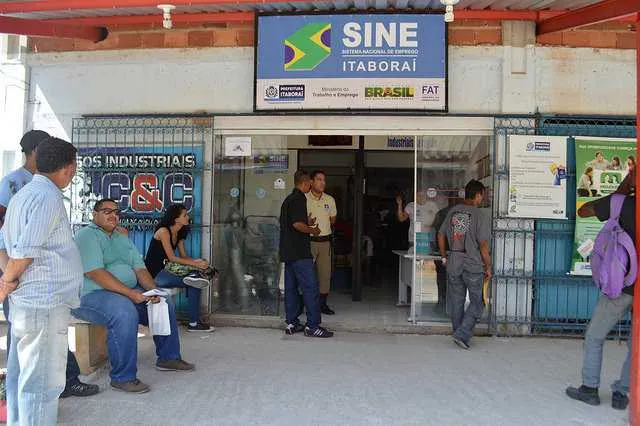 Interessados devem comparecer ao posto do Sine, no Centro