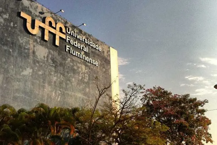 Imagens de câmeras de segurança estão sendo analisadas