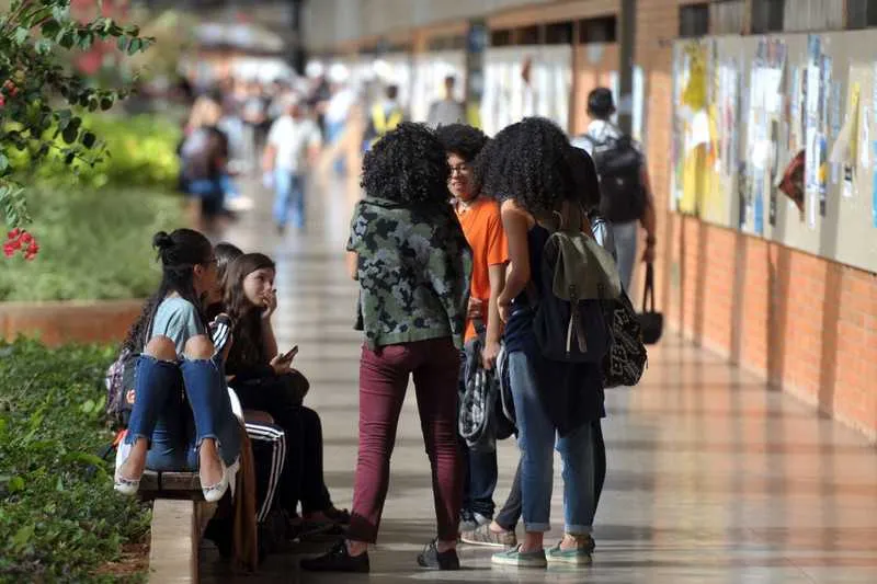 As bolsas de estudo ofertadas são parciais, de 50% do valor da mensalidade, e integrais, de 100%