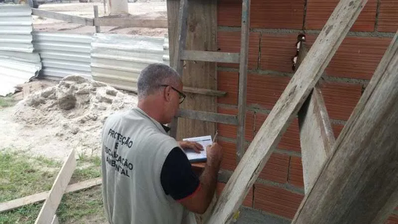 >> Segundo órgão ambiental do governo municipal, mais de 50 loteamentos irregulares já foram interditados