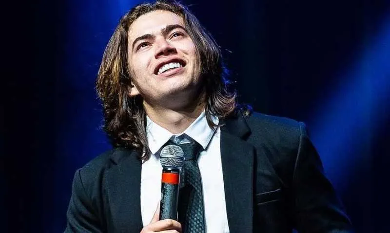 Youtuber e comediante, de apenas 24 anos, desabafou nas redes sociais sobre a depressão