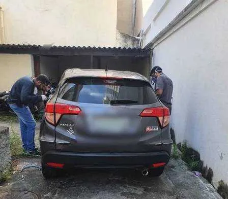 Veículo foi encontrado próximo ao local do crime