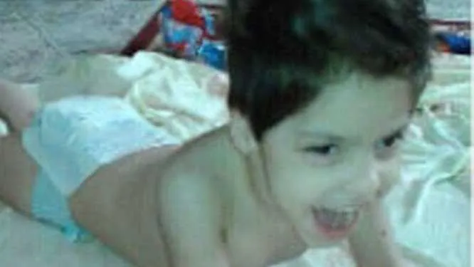 Segundo a família, a criança sofria de síndrome de West, uma doença rara que dificulta a fala e a locomoção.