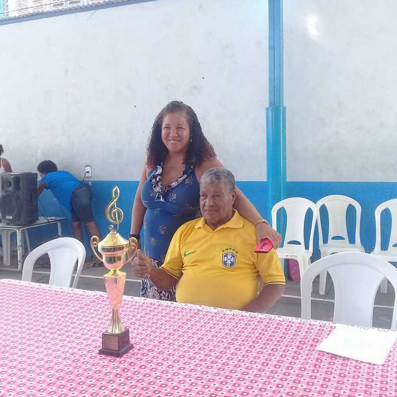 Jair Marinho visita escola em Itaúna e palestra sobre Copa aos alunos