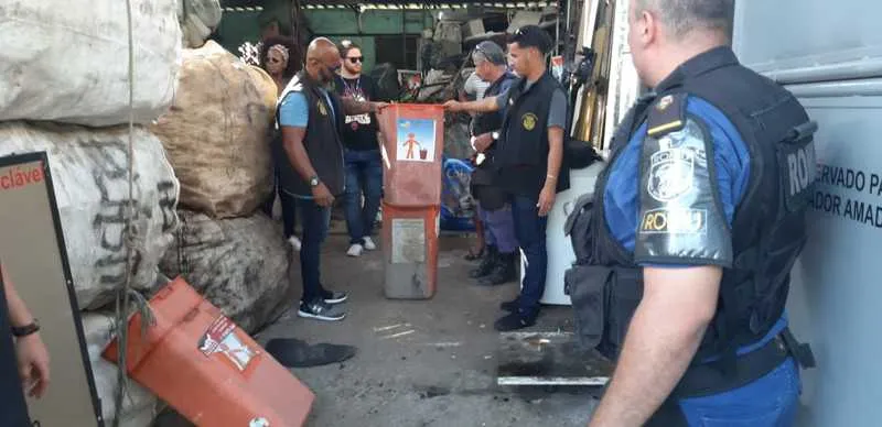 Imagem ilustrativa da imagem Posturas realiza apreensão em abrigos de ônibus em Alcântara