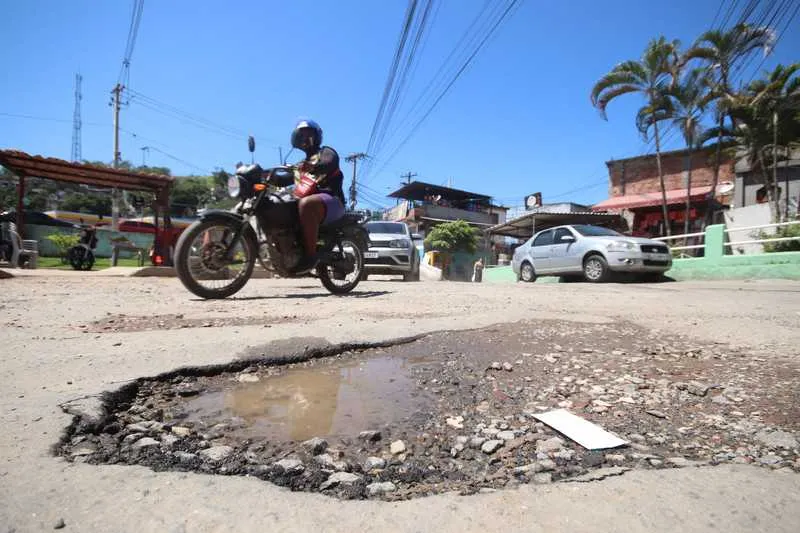 Motoristas contabilizam diariamente o prejuízo em seus veículos