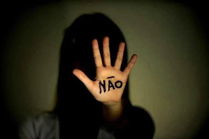 s atos eram filmados e distribuídas em fóruns da Deepweb