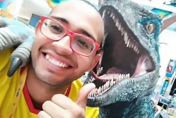Thiago trabalhava em uma loja de brinquedos
