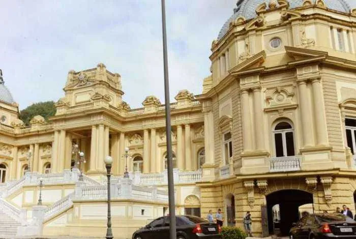 Vencimentos serão quitados para ativos, aposentados e pensionistas no décimo dia útil, de acordo com o calendário

