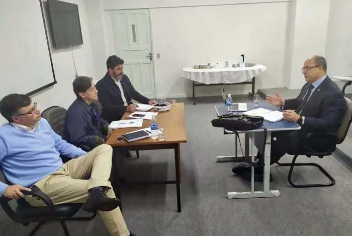 A tese do governador é intitulada "A Dimensão Política da Jurisdição após a Constituição de 1988"