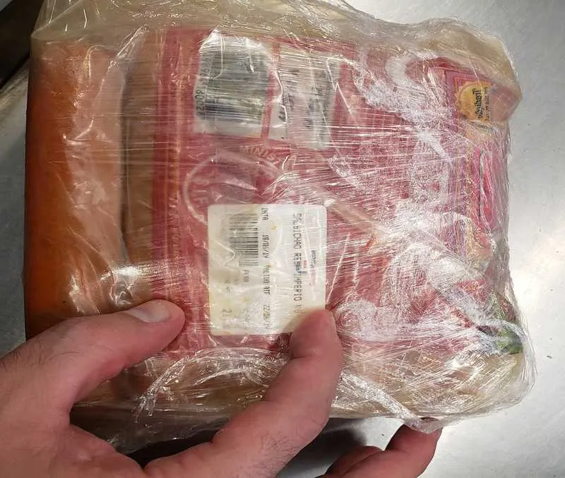 Foram encontrados produtos com com prazo de validade vencido no Grand Marche 