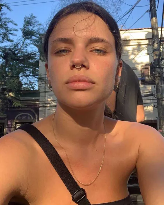 Bruna Linzmeyer fez texto agradecendo: "Obrigada sapatonas"