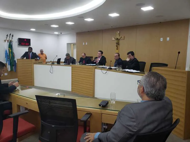 O reajuste é de 18, 264 %, no vencimento base para os ativos