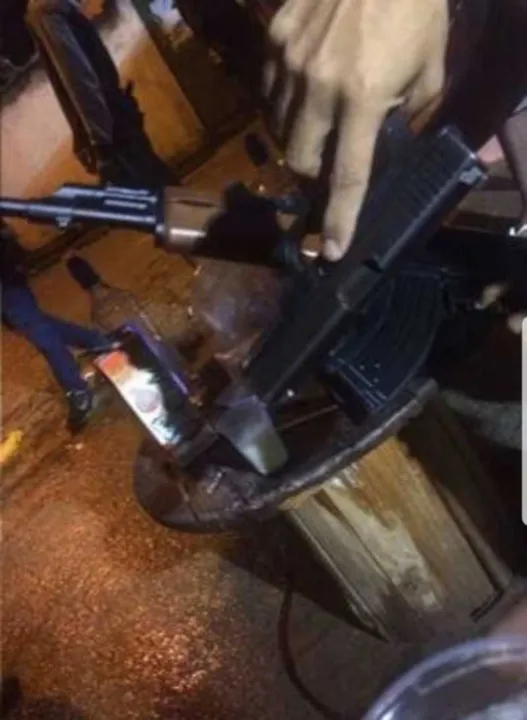 Em resposta, bandidos do CV exibiram armas em fotos na redes sociais