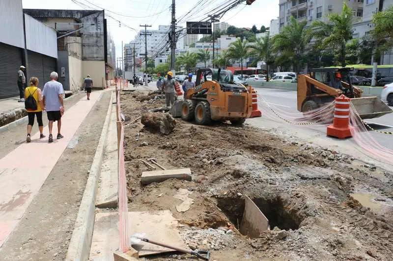 Essa semana os serviços estão concentrados no alargamento da via
