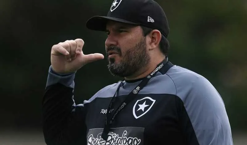Treinador Barroca tomou a decisão com base no rendimento da última partida contra o Corinthians