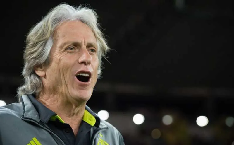 Jorge Jesus pede cautela nas comemorações