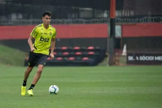 Flamengo e CBF não querem abrir mão do jogador