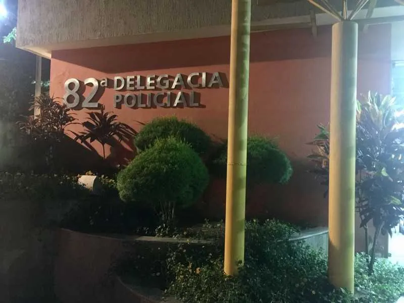 O estado de saúde da vítima baleada é estável 