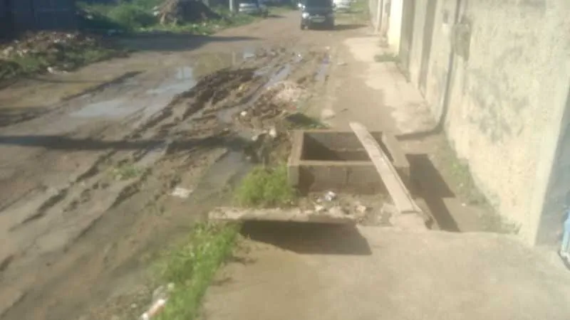 Faltam pavimentação e manutenção na Rua Francisco Lucena