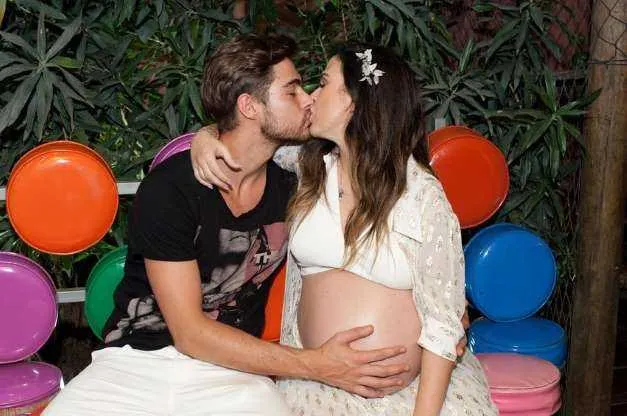 A princípio o nome seria Cora Maria