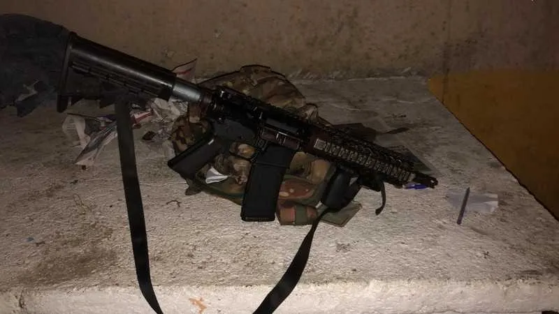 Armas e drogas foram apreendidos  na operação 