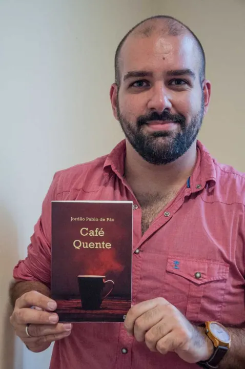 Jordão é membro titular da Academia Niteroiense de Letras e destaca-se no cenário cultural niteroiense