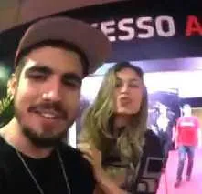 Os atores saíram por volta de 1h da festa