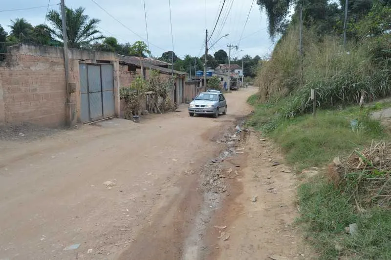Rua 44 ,no bairro Vila Gabriela II, só recebe promessas de asfalto