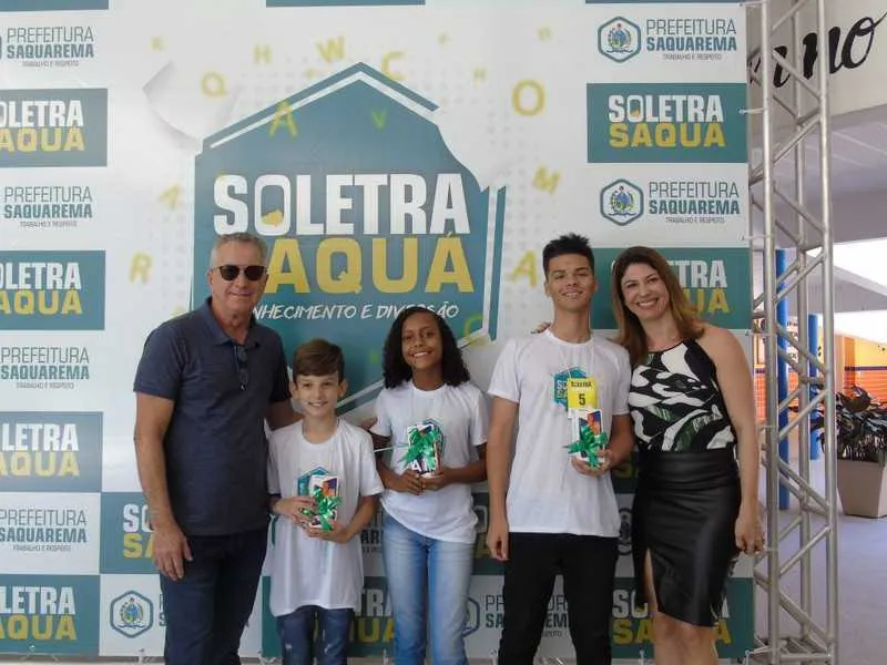  Os alunos receberam premiações