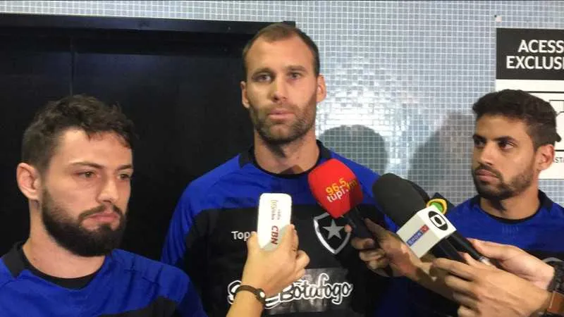 Eles informaram que não participarão de ações de marketing do clube