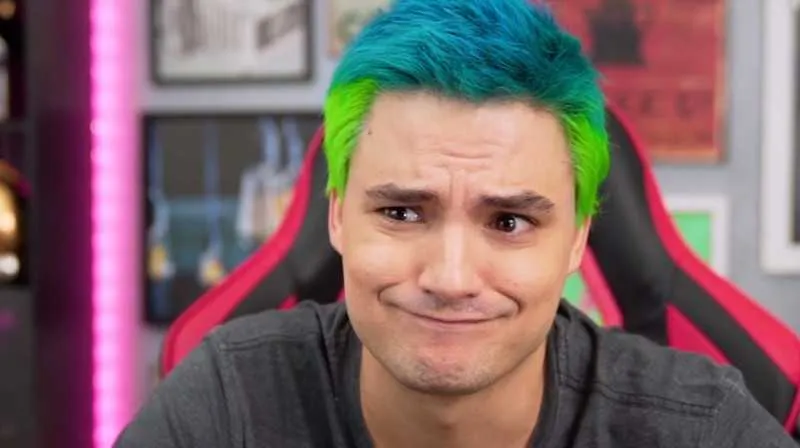 Felipe Neto usou as redes sociais para fazer comunicado 
