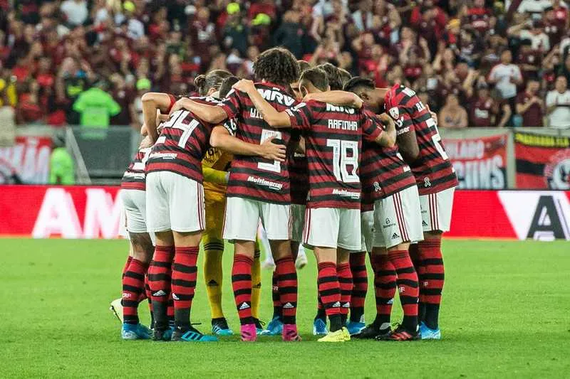 Time segue sendo o líder da competição 