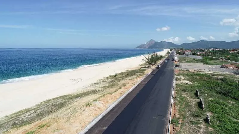 A urbanização da orla compreende uma vida principal com 8 metros