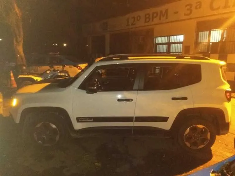 Dentro do carro foram encontradas placas de outros veículos 