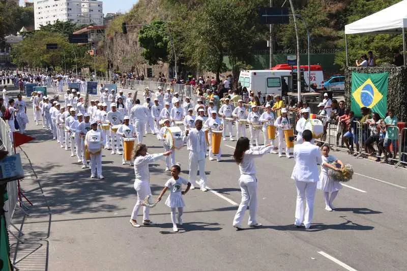 Imagem ilustrativa da imagem Desfile cívico de 7 de setembro reúne milhares em Niterói