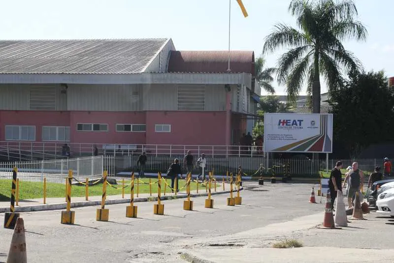 Uma das vítimas foi atendida no Hospital Estadual Alberto Torres (Heat), no Colubandê