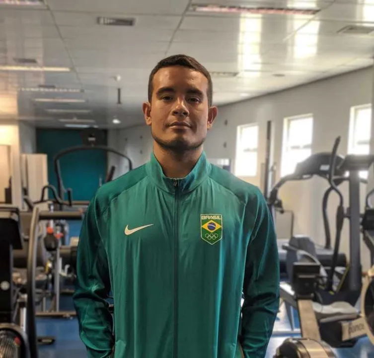 Imagem ilustrativa da imagem Atleta olímpico faz 'bico' para garantir renda extra