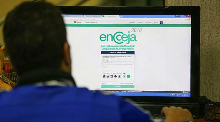 É preciso ter nota mínima exigida